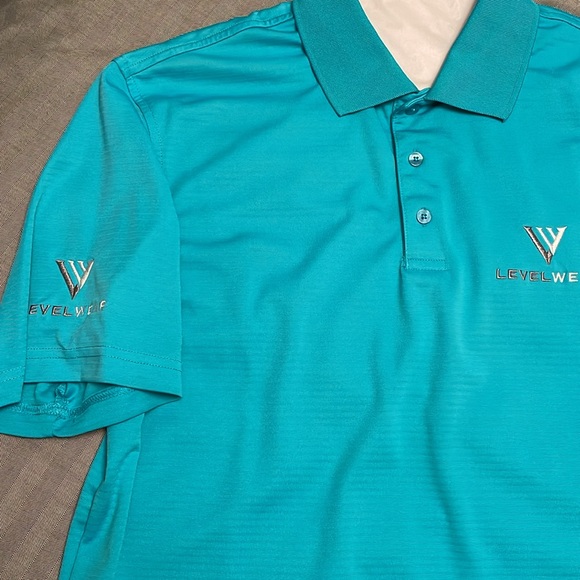 Levelwear men’s golf polo, in bright blue. Size medium - Picture 2 of 3